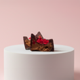 Load image into Gallery viewer, Goodio Caramel-Raspberry chocolate praline