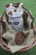 Lataa kuva gallerian katseluohjelmaan, Goodio vegan chocolate coated oat bites snack
